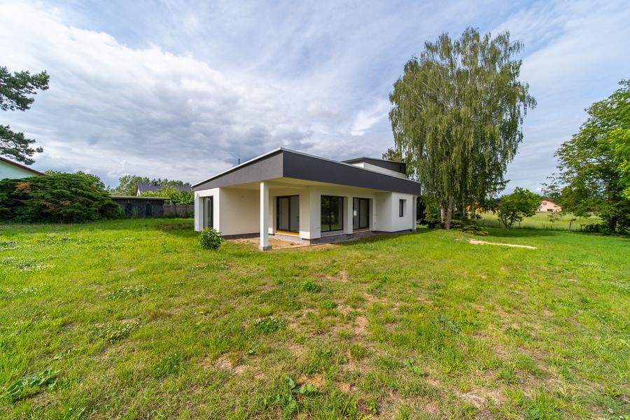 Dům s krytou terasou, rodinný dům 6+kk Doubravička