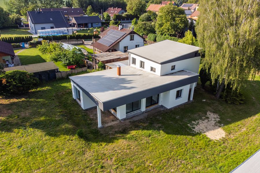 Dům z výšky, rodinný dům 6+kk Doubravička